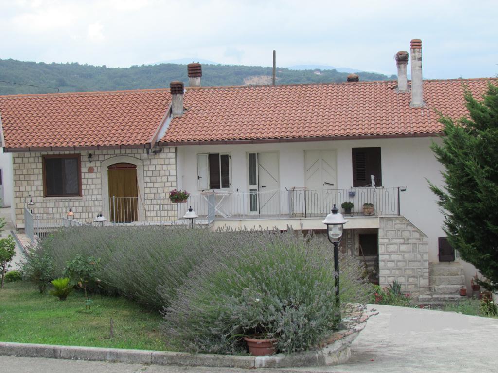 B&B Il Gheppio Campolattaro Εξωτερικό φωτογραφία